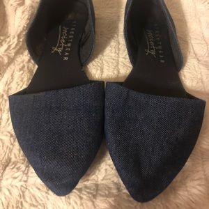 Pointy toe denim flats